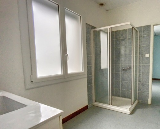 chambre ciel arbre de vie montmarault salle de bain